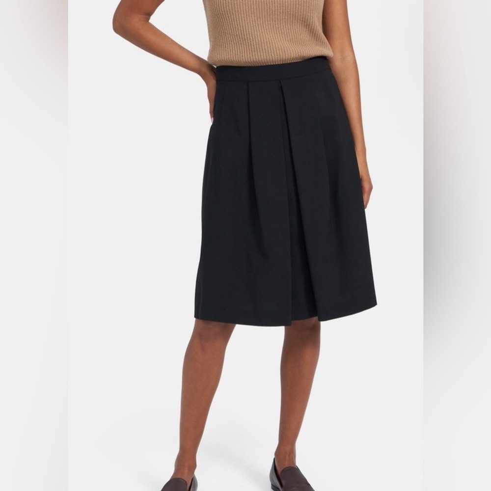 NWT - Theory Marietta B Sevona Virgin Wool Skirt in Black - Size 4